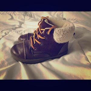 Oshkosh B’gosh Toddler Winter Boots Size 7